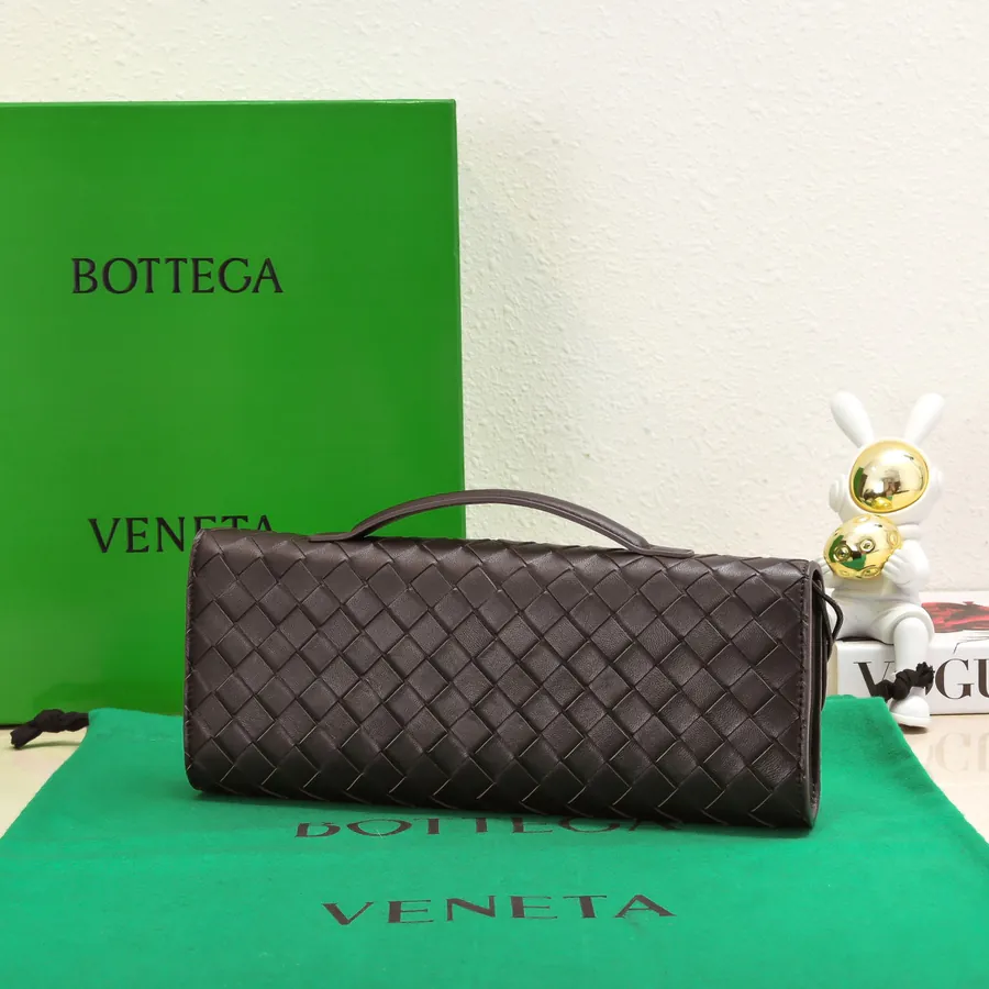 BV Andiamo Evening Bag Elegant and Timeless Design