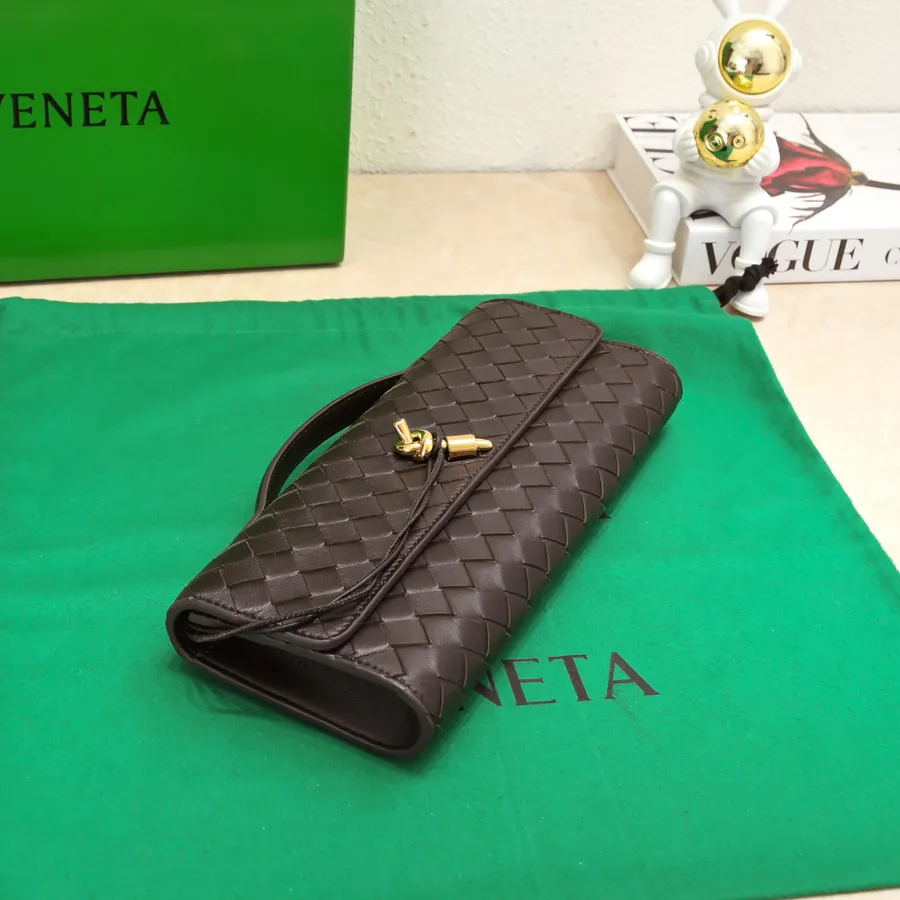 BV Andiamo Evening Bag Elegant and Timeless Design