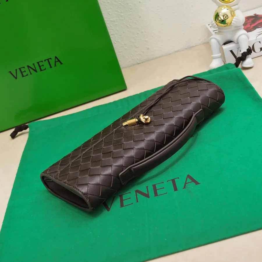 BV Andiamo Evening Bag Elegant and Timeless Design