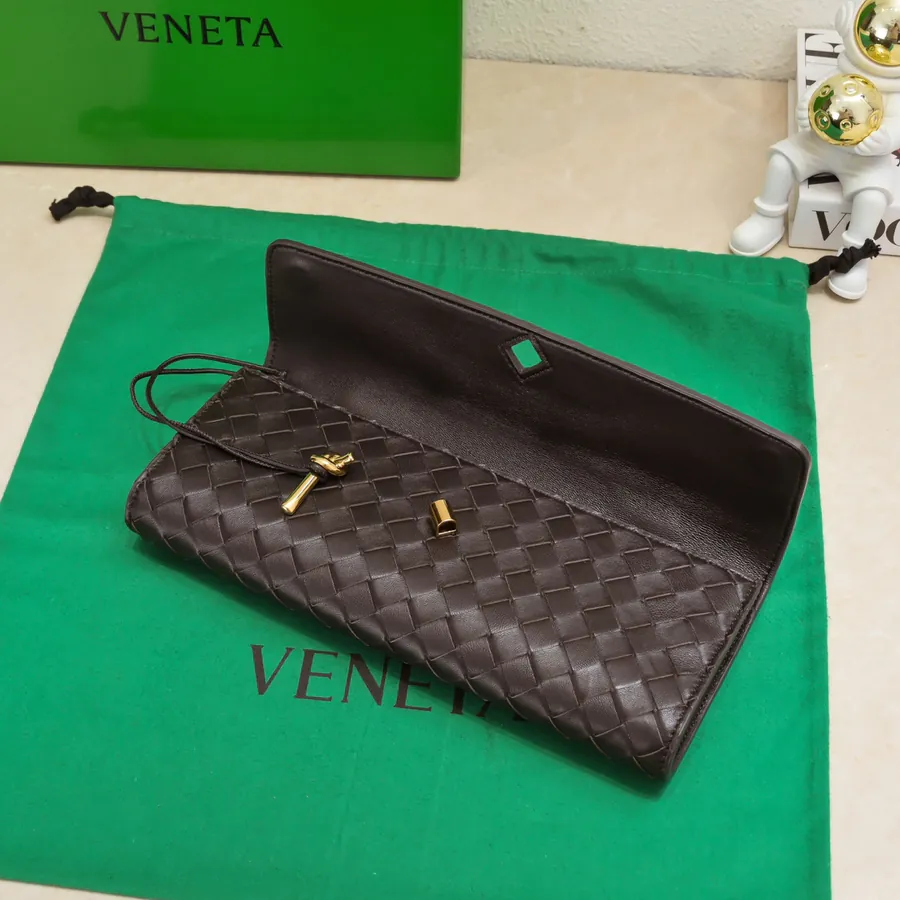 BV Andiamo Evening Bag Elegant and Timeless Design