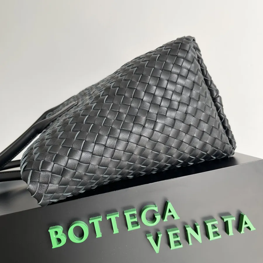 Bottega Veneta Cabat Classic Large