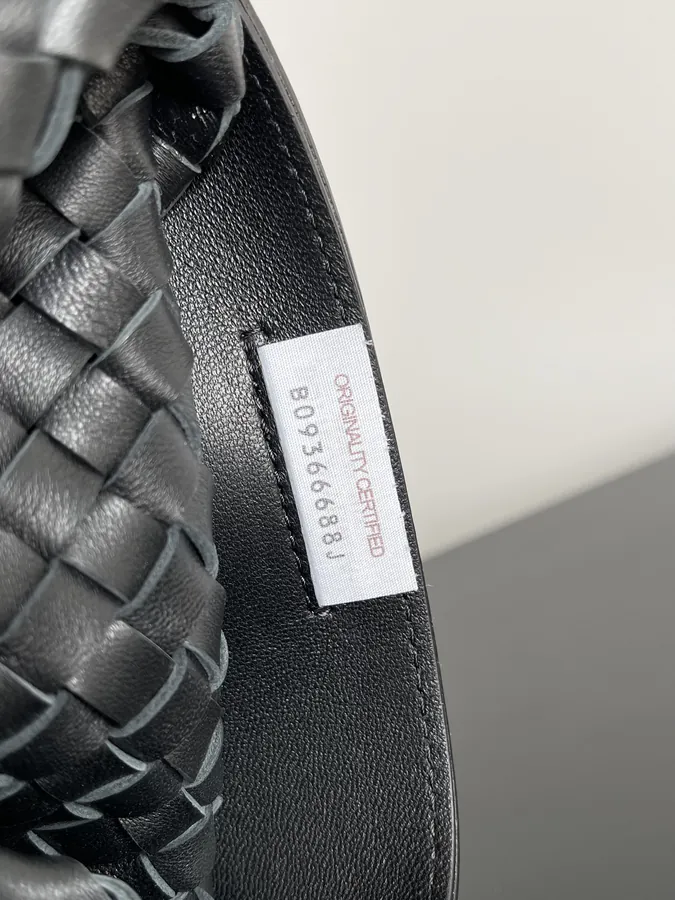 Bottega Veneta Cabat Classic Large
