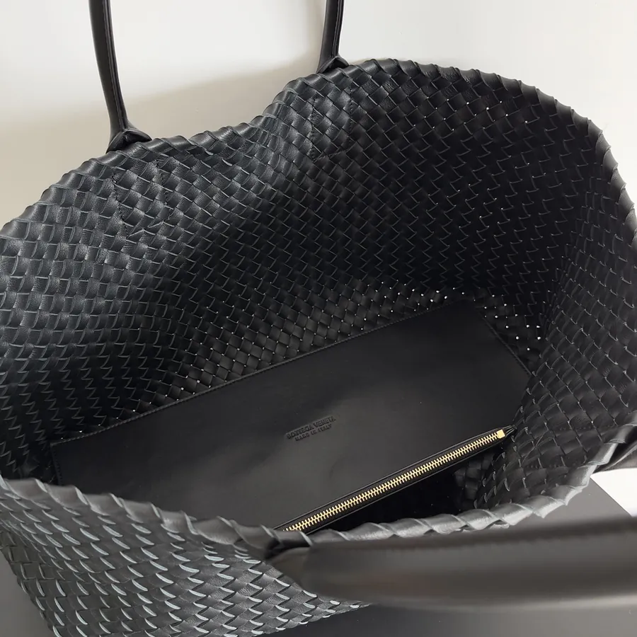 Bottega Veneta Cabat Classic Large