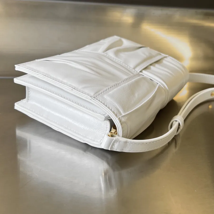 Bv 2023 New Bucket Bag with Leather Strap