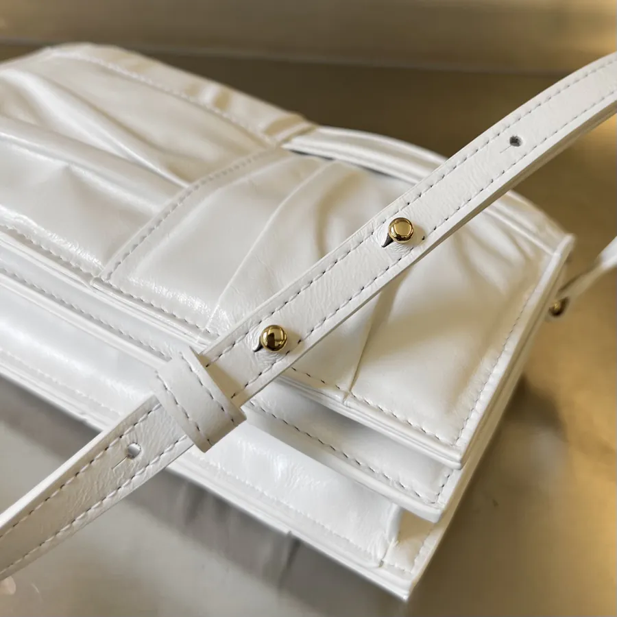 Bv 2023 New Bucket Bag with Leather Strap