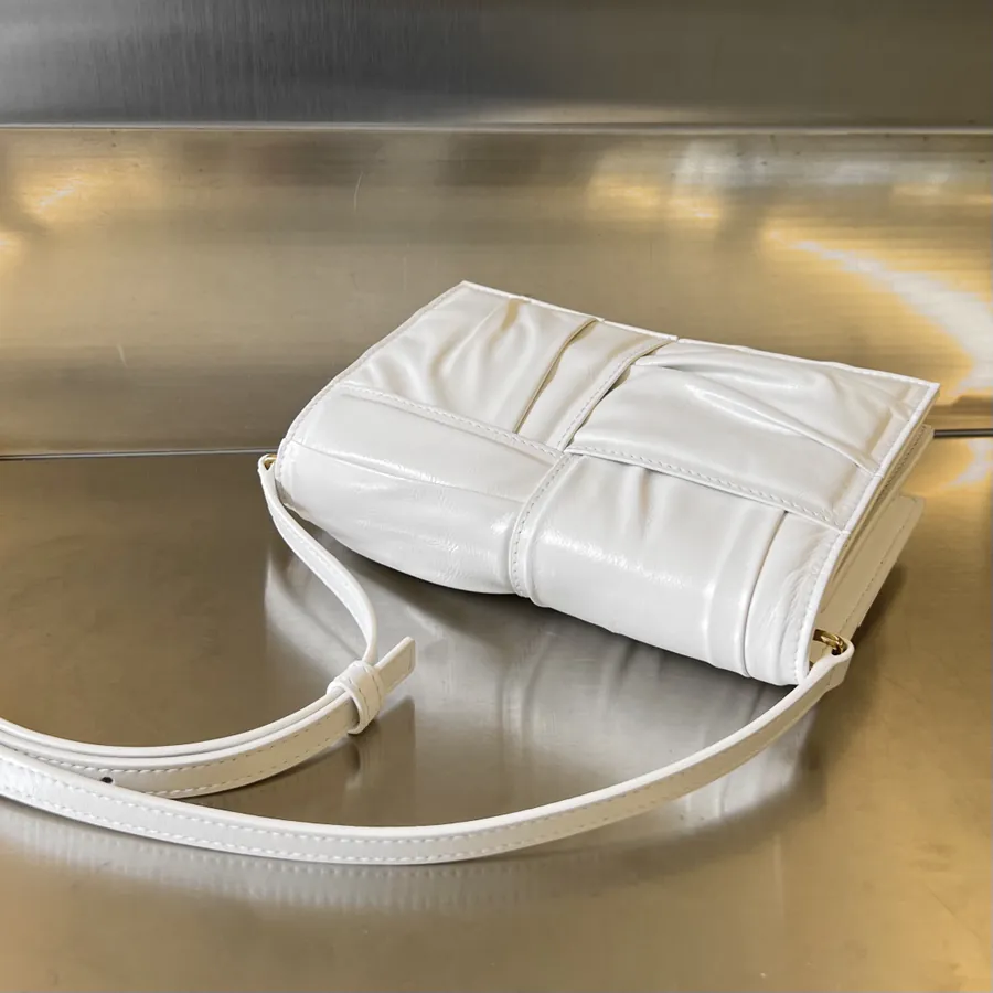 Bv 2023 New Bucket Bag with Leather Strap