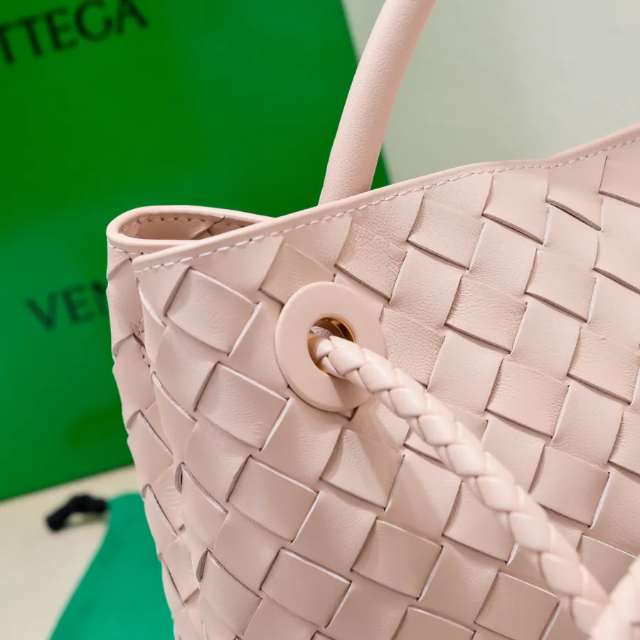 Bottega Veneta 2023 New Andiamo Bucket Bag