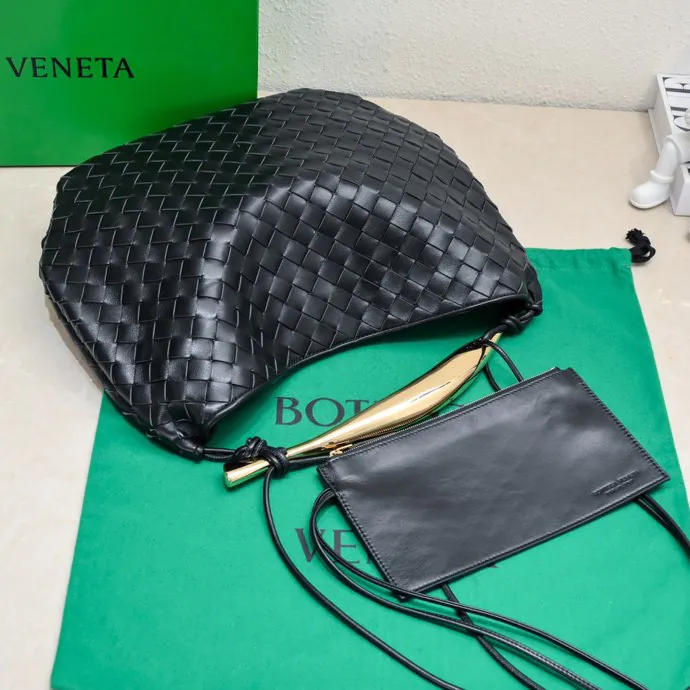 Bottega Veneta Sardine Large Bucket Bag