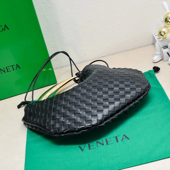 Bottega Veneta Sardine Large Bucket Bag