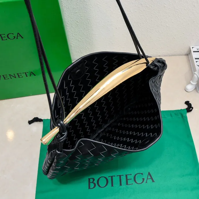 Bottega Veneta Sardine Large Bucket Bag