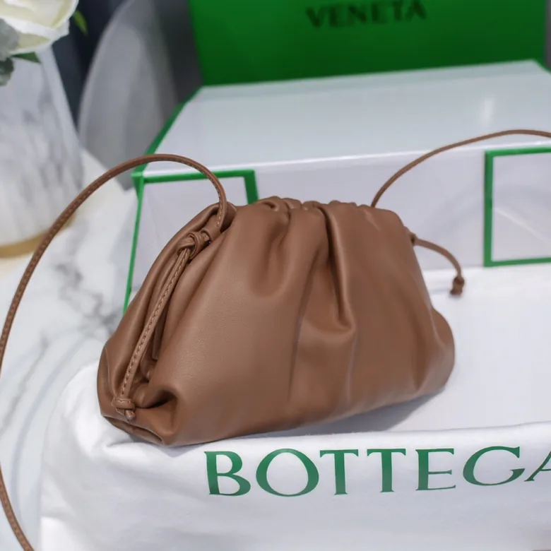 Bottega Veneta Pouch Pouch in Grained Calfskin