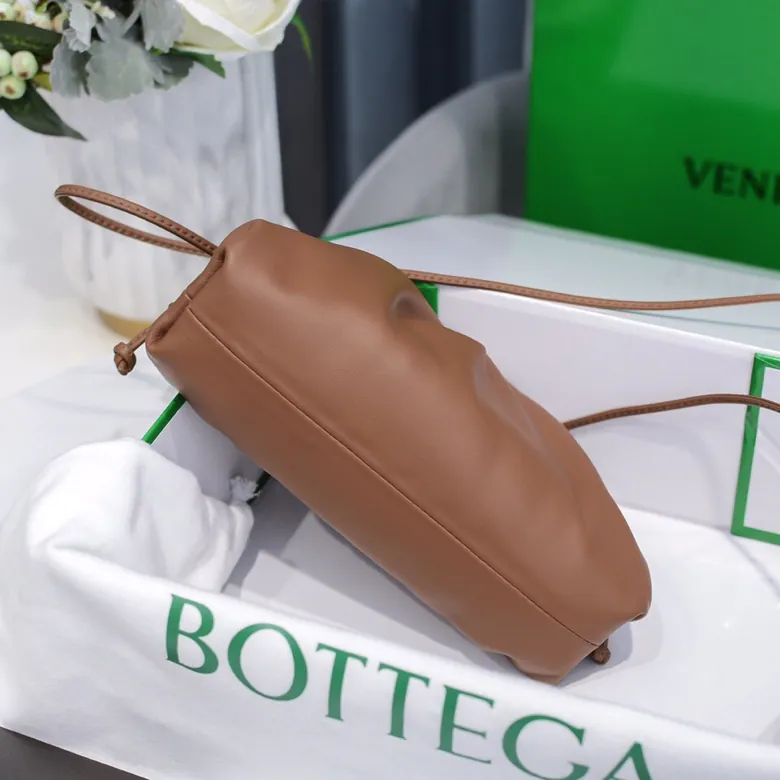Bottega Veneta Pouch Pouch in Grained Calfskin