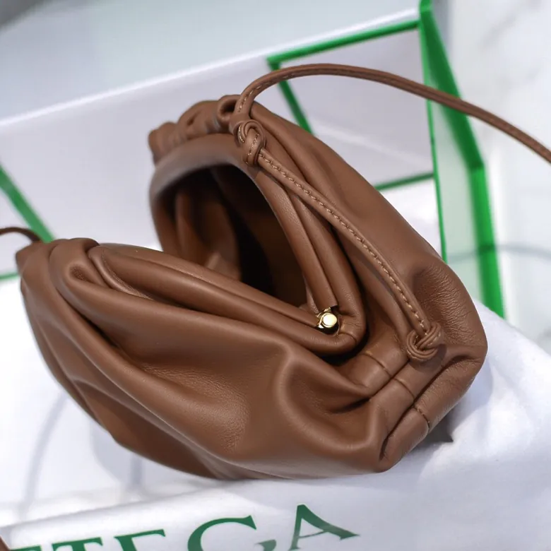 Bottega Veneta Pouch Pouch in Grained Calfskin
