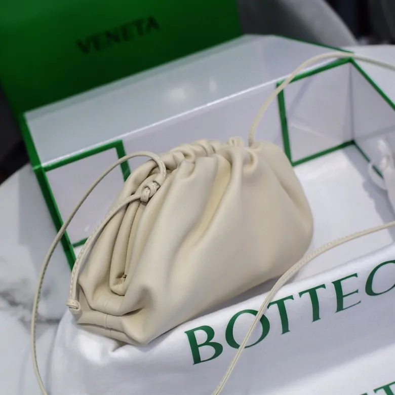 Bottega Veneta Pouch Pouch in Grained Calfskin