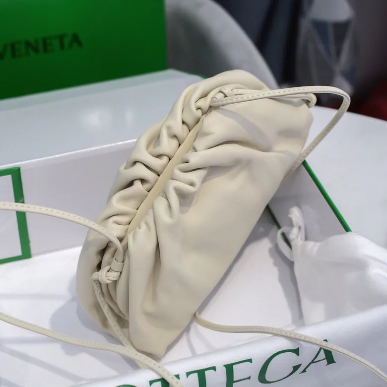 Bottega Veneta Pouch Pouch in Grained Calfskin