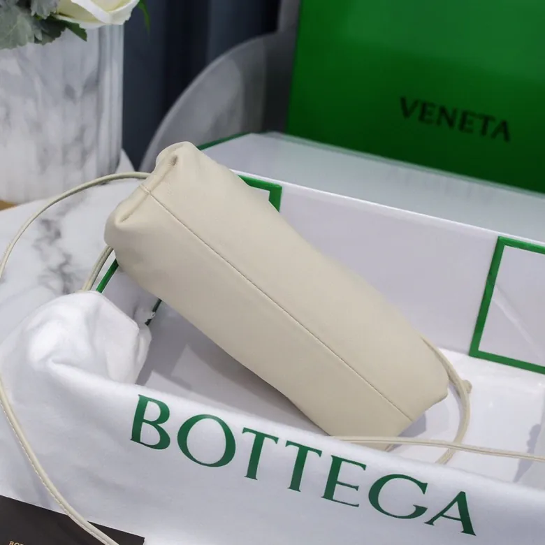 Bottega Veneta Pouch Pouch in Grained Calfskin