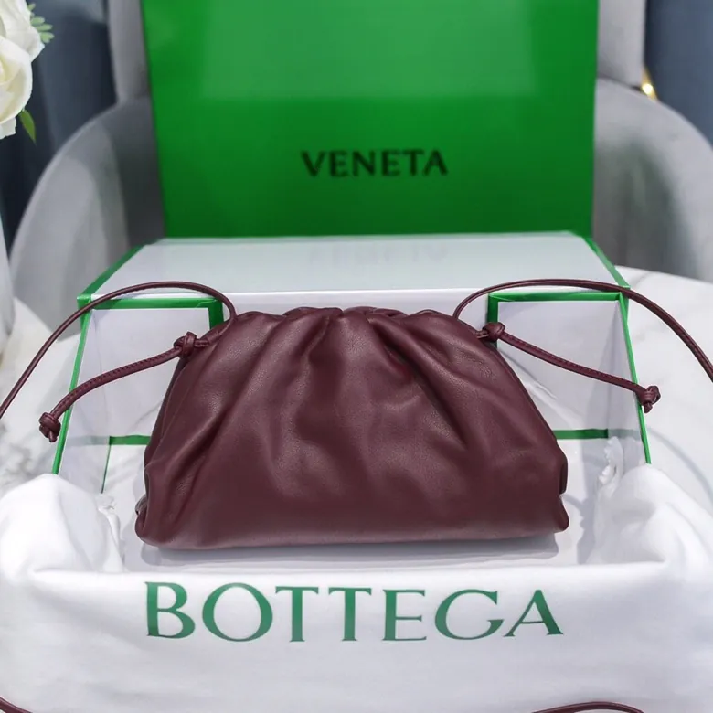 Bottega Veneta Pouch Pouch in Grained Calfskin