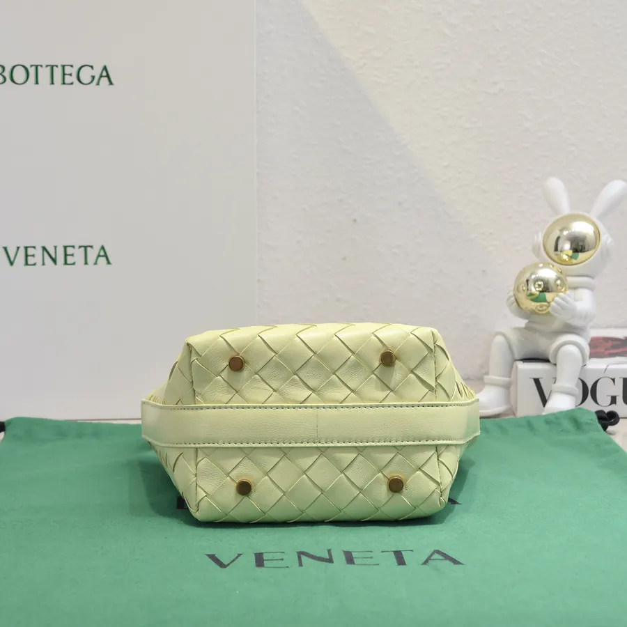 Bottega Veneta Intrecciato Wrist Friendly Lunch Bag
