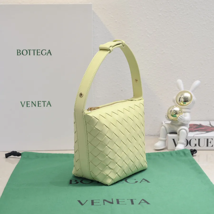 Bottega Veneta Intrecciato Wrist Friendly Lunch Bag