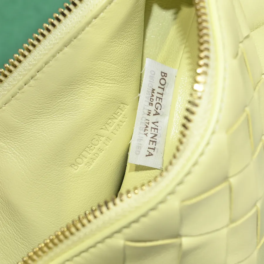 Bottega Veneta Intrecciato Wrist Friendly Lunch Bag