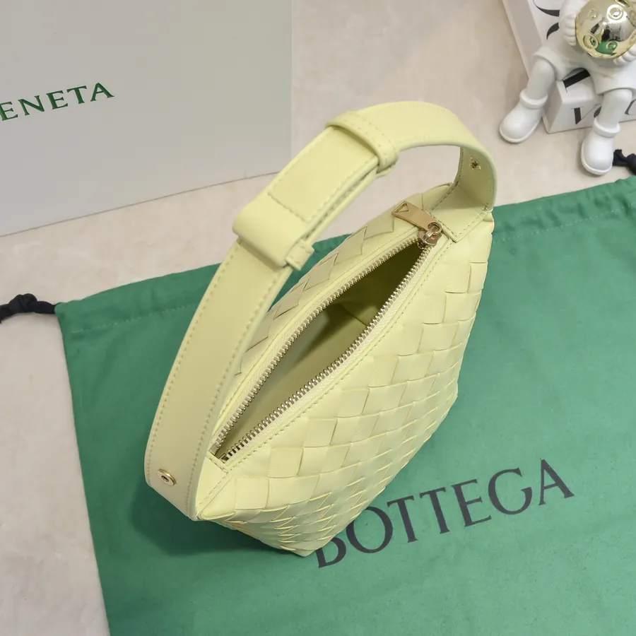 Bottega Veneta Intrecciato Wrist Friendly Lunch Bag
