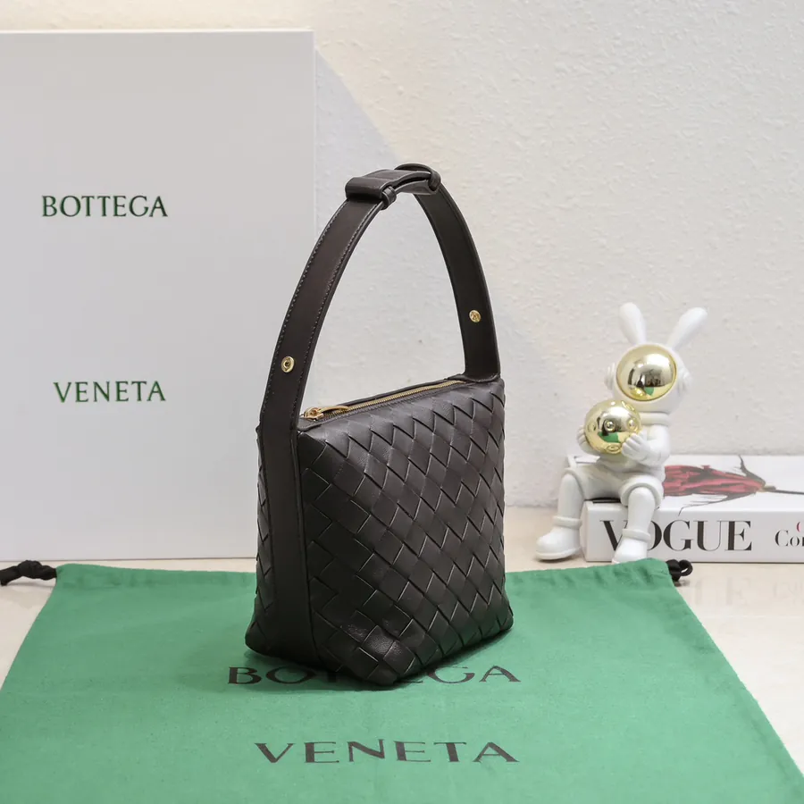 Bottega Veneta Intrecciato Lunch Bag with Curved Handle