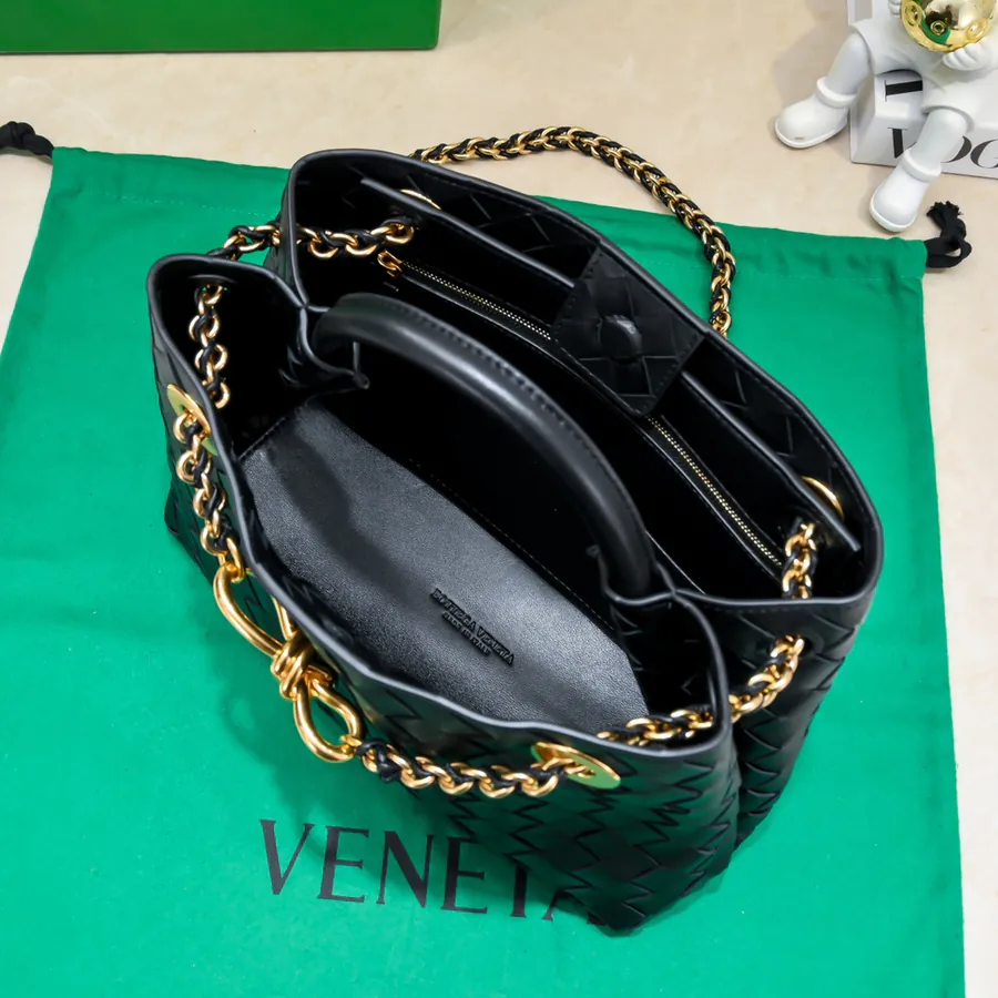 BOTTEGA VENETA Andiamo Mini Chain Bag