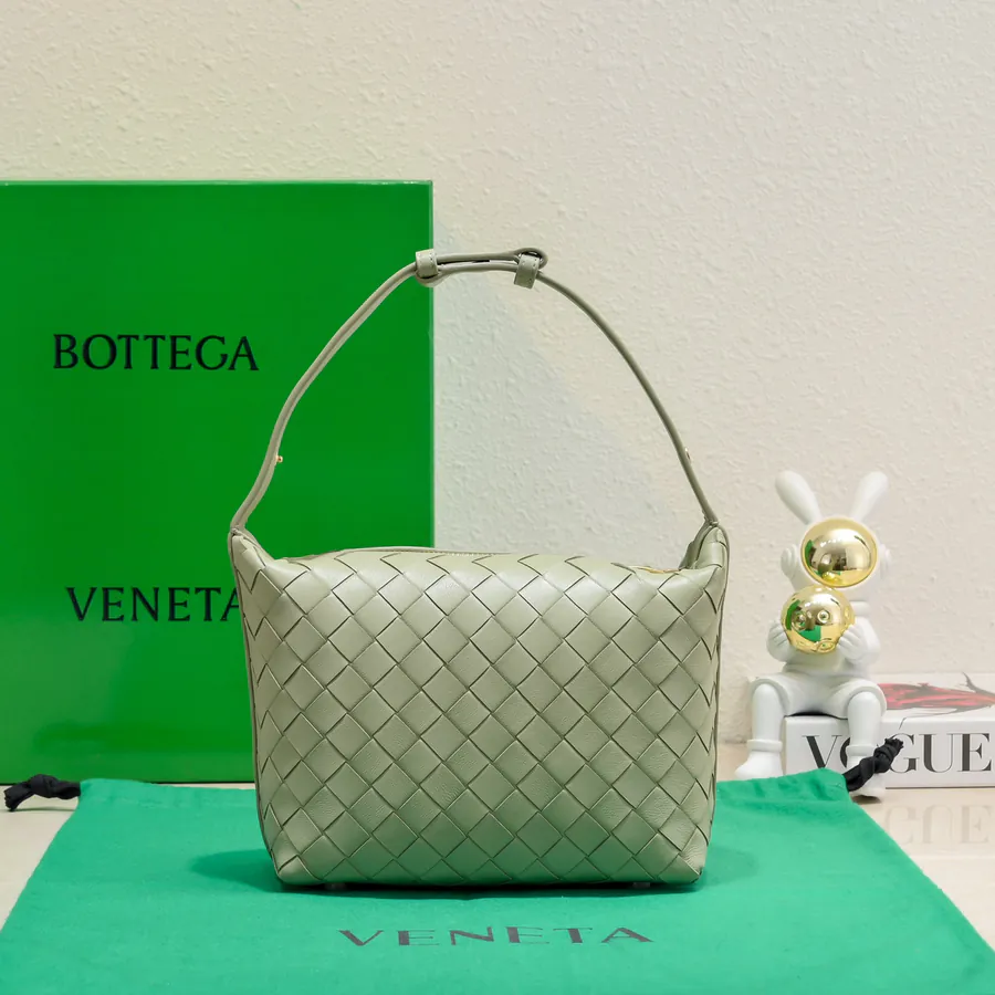 BvWallace Shoulder Lunch Bag Intrecciato Crafted, Mini Size