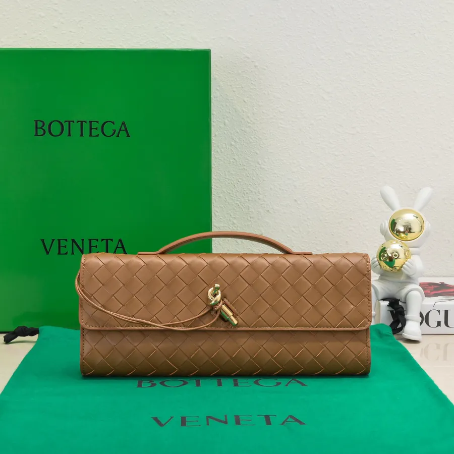 BV Andiamo Evening Clutch, Timeless Elegance