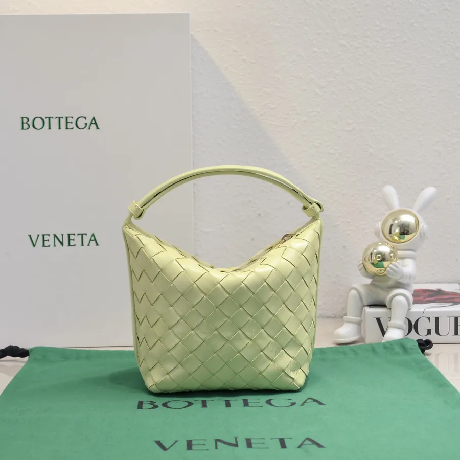 Bottega Veneta Intrecciato Lunch Tote