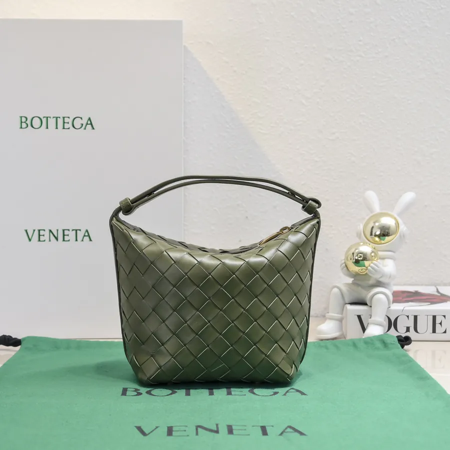 Bottega Veneta Intrecciato Lunch Tote with Curved Handle