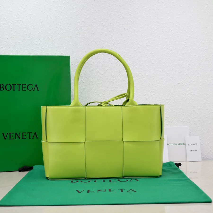 Arco Medium SLIP Tote Handbag