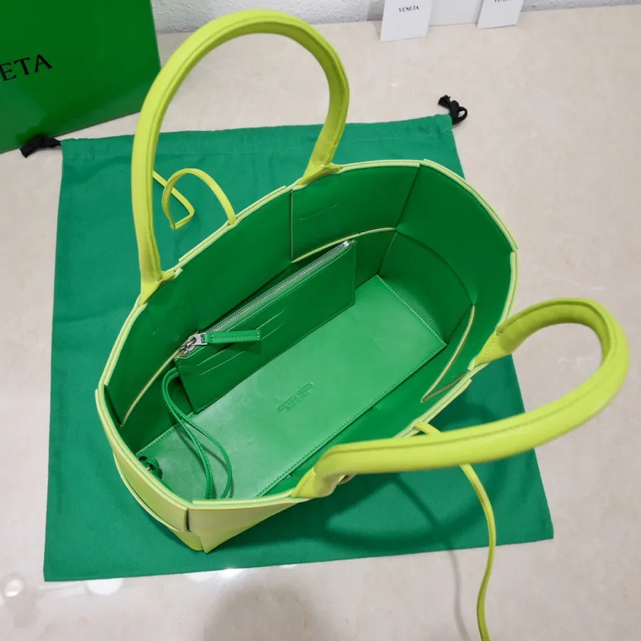 Arco Medium SLIP Tote Handbag