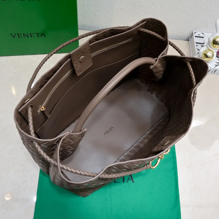 Bottega Veneta Andiamo Handbag Spring Summer 2023