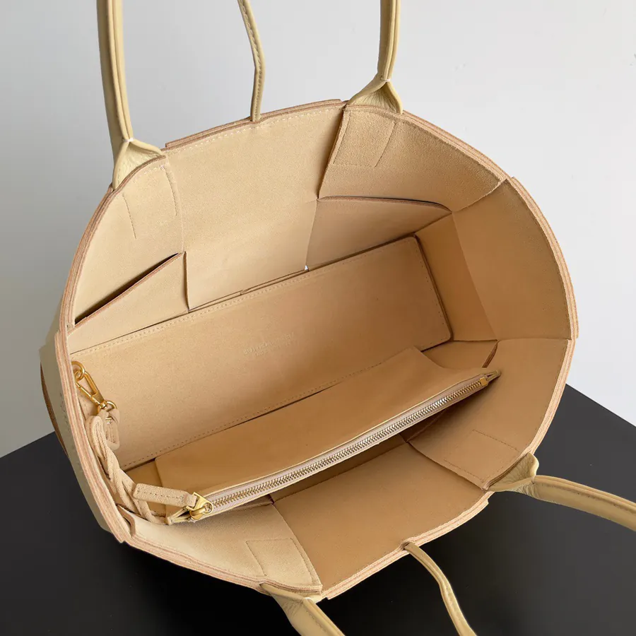 Arco Bucket Bag in Grained Calfskin