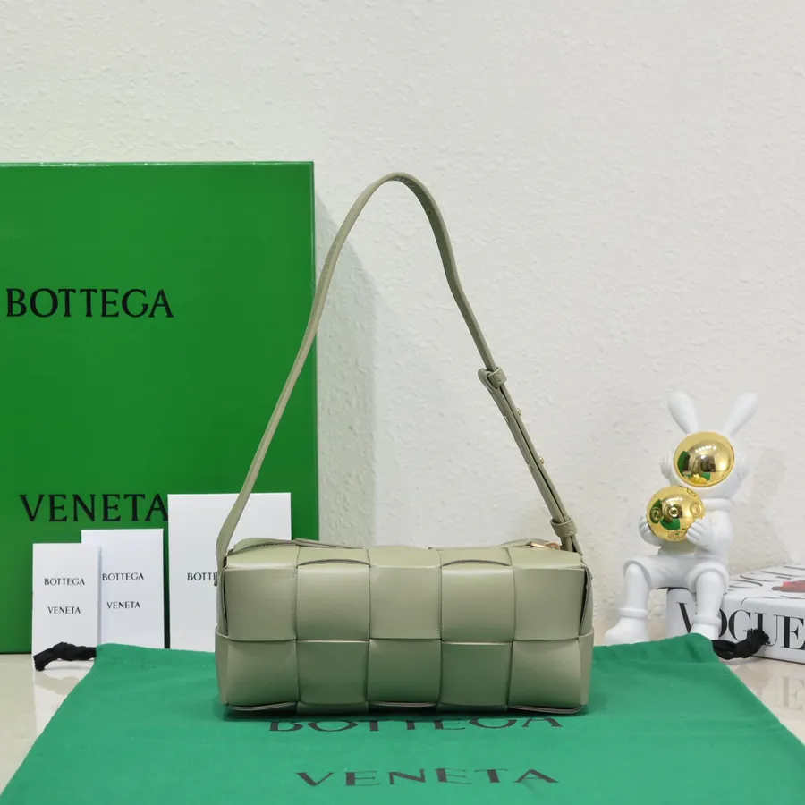 BOTTEGA BRICK CASSETTE Shoulder Bag Compact and Elegant