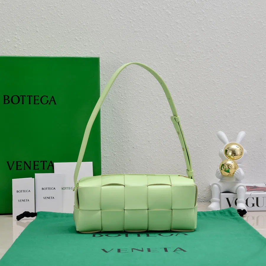 BOTTEGA BRICK CASSETTE Shoulder Bag Compact and Stylish