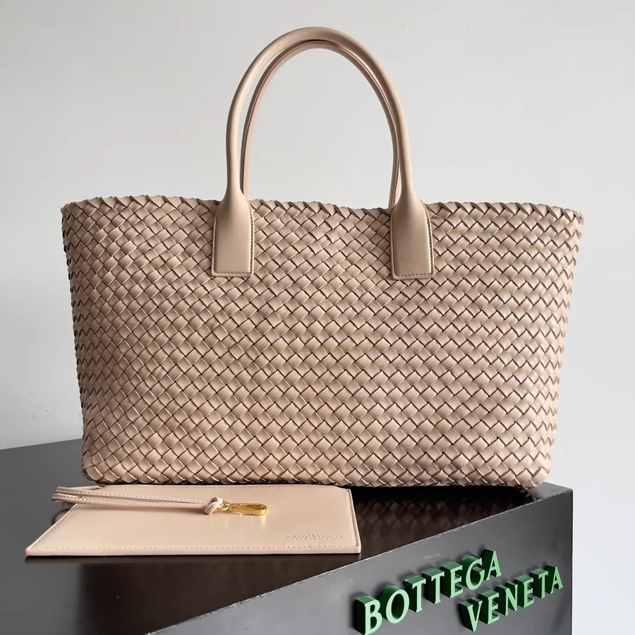 Bottega Veneta Cabat Classic Large