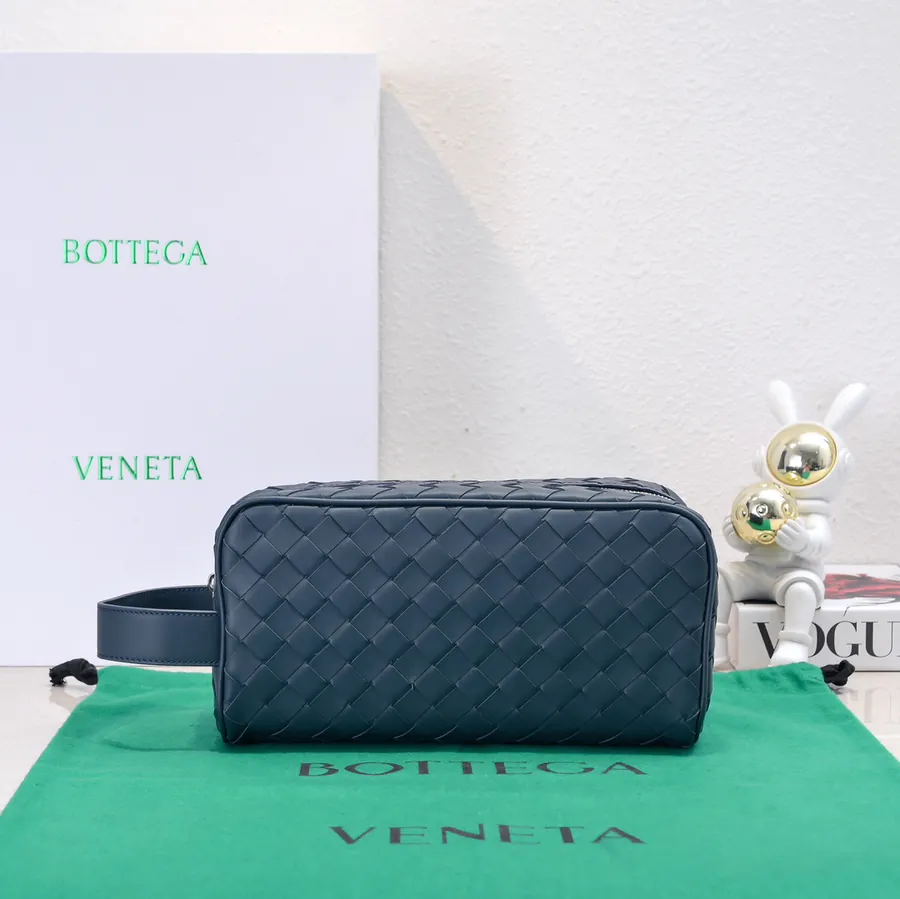 BOTTEGA VENETA 2024 New Intrecciato Classic Washbag