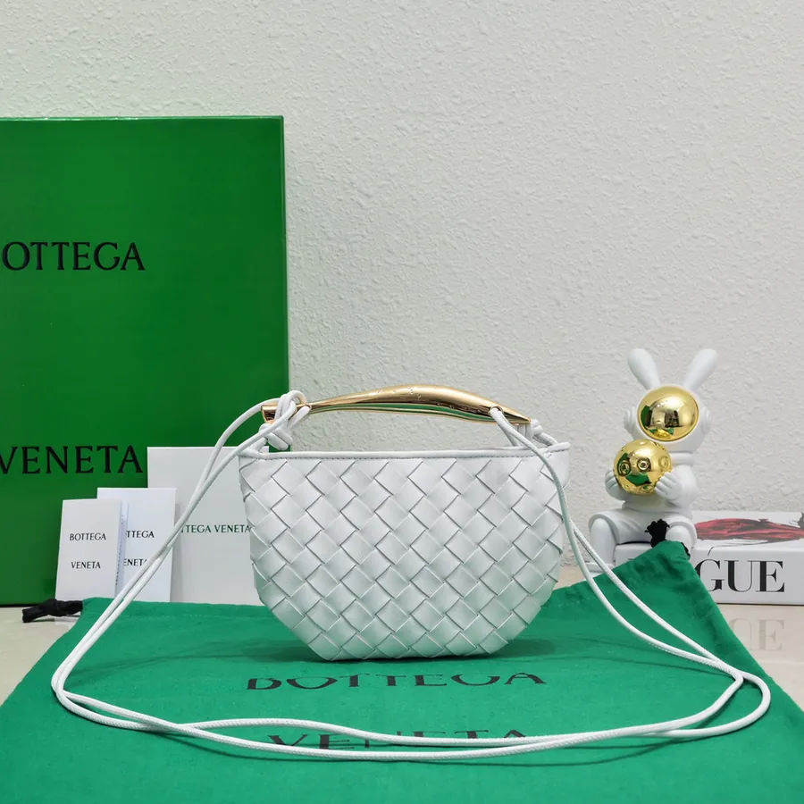 BV Mini Sardine Elegant & Stylish Bucket Bag
