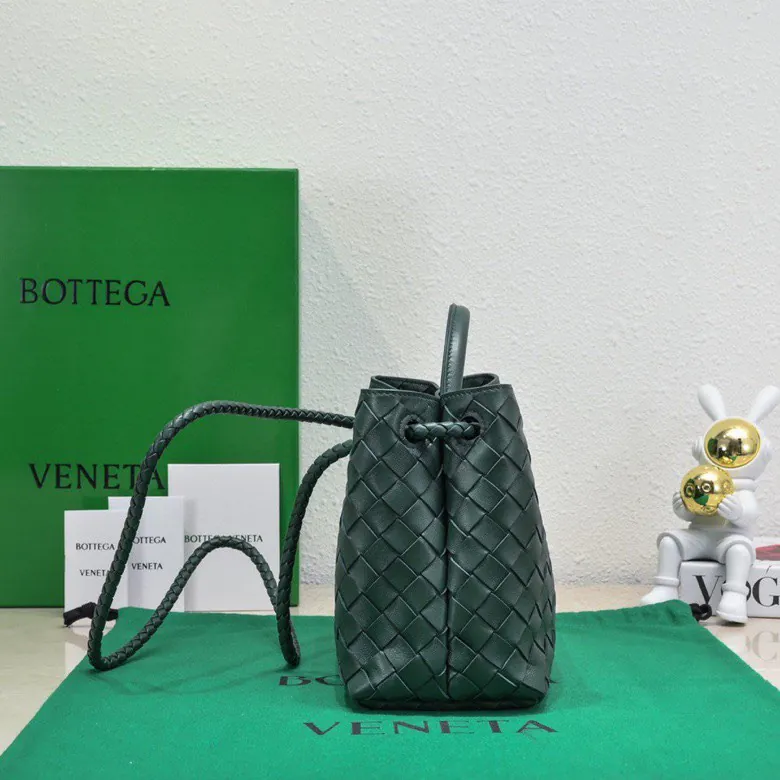 B Intrecciato编织小号手提包,配有滑动斜挎背带