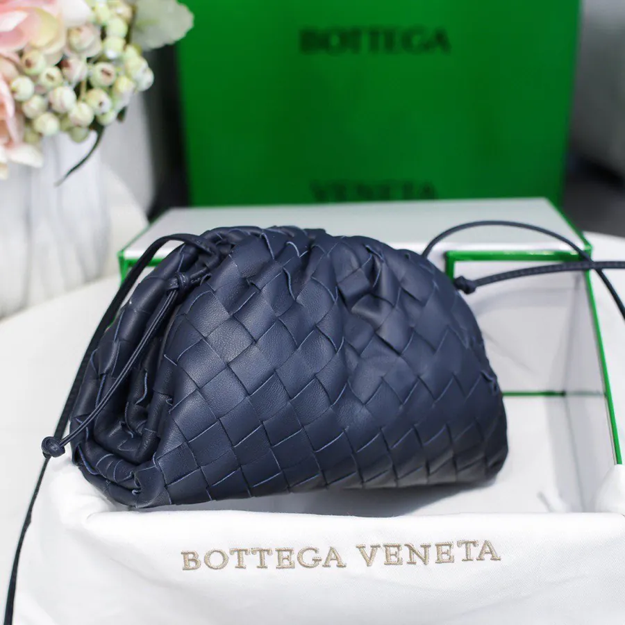 Big Grid Weave The Pouch Cloud Bag First Designer Series
