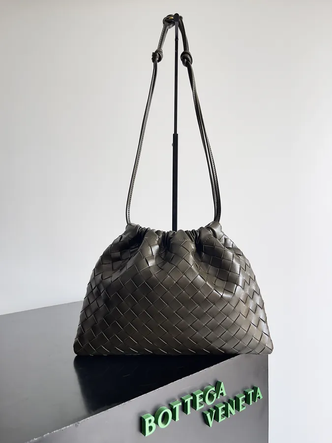 BOTTEGA VENETA Dustbag Stylish and Spacious
