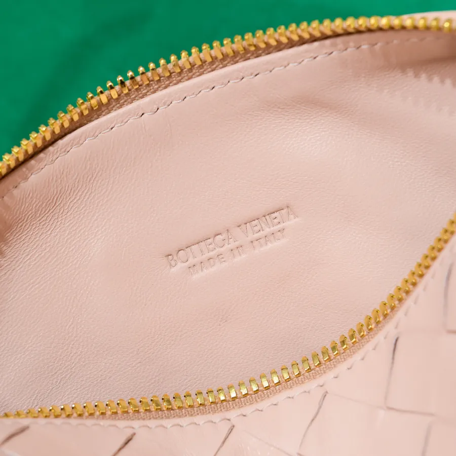 BvWallace Shoulder Lunch Bag Intrecciato Crafted, Happa Lamb Leather