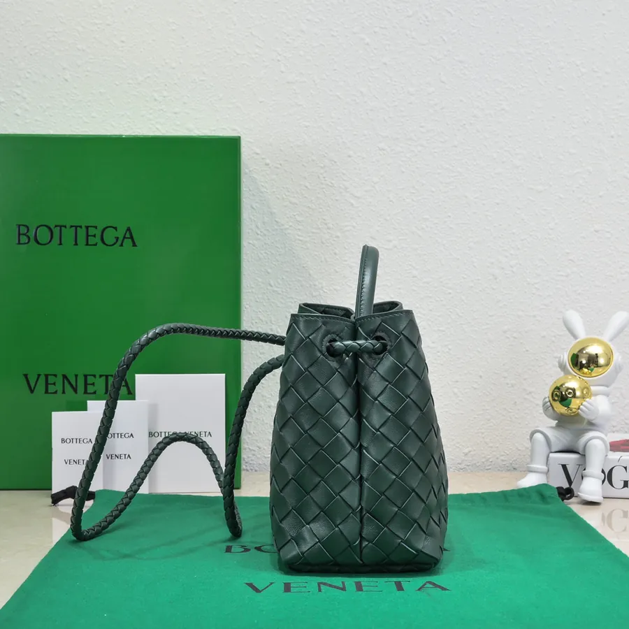 Intrecciato编织皮革小号手提包,可调节肩带