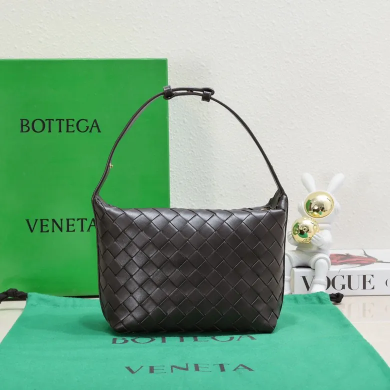 BvWallace Shoulder Lunch Bag Intrecciato Crafted, Happa Lamb Leather