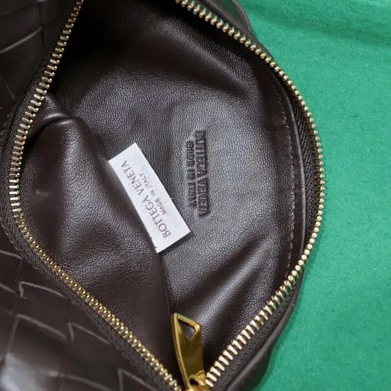 BvWallace Shoulder Lunch Bag Intrecciato Crafted, Happa Lamb Leather