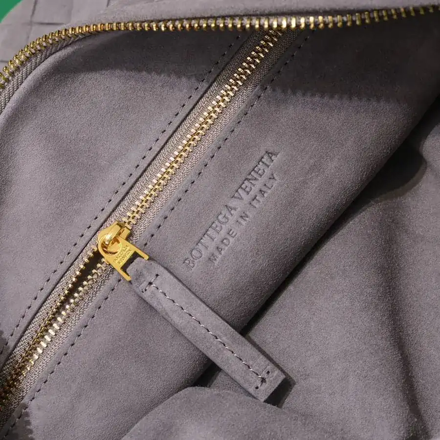 JODIE Bucket Bag in Grained Calfskin