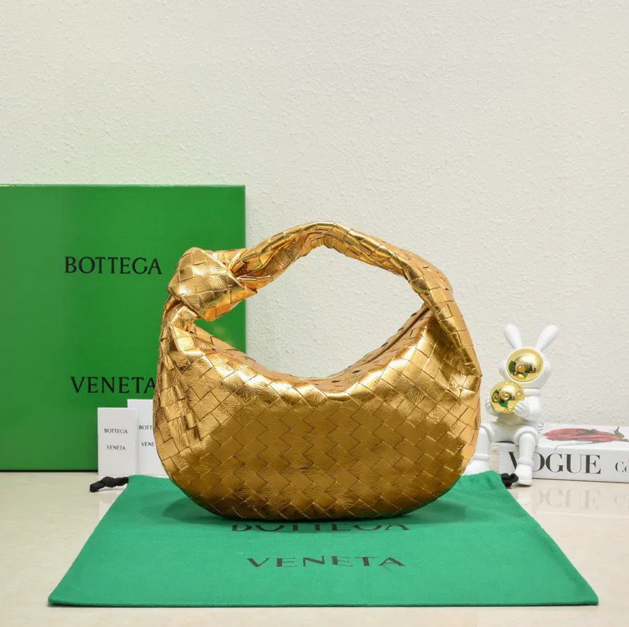 Jodie Bucket Bag Classic Woven Leather Hobo