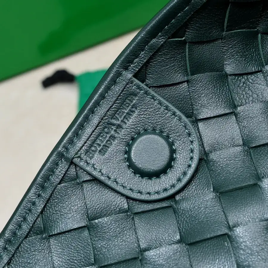 Bottega Veneta Sardine Large Bucket Bag